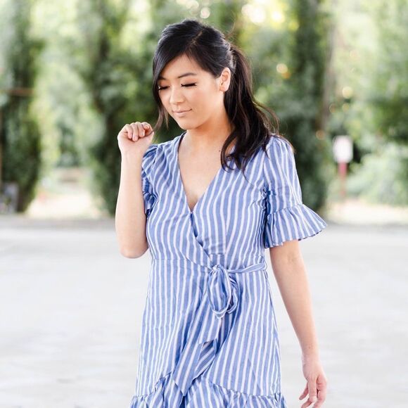 ✨HP✨Striped Ruffle Wrap Dress✨ - Picture 3 of 8